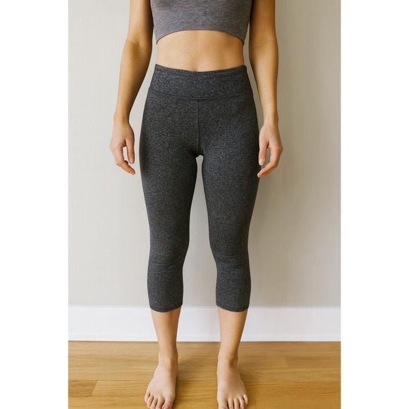 Old Navy Active Gray Cropped Leggings Womens Size L High Rise Athleisure - Picture 1 of 3